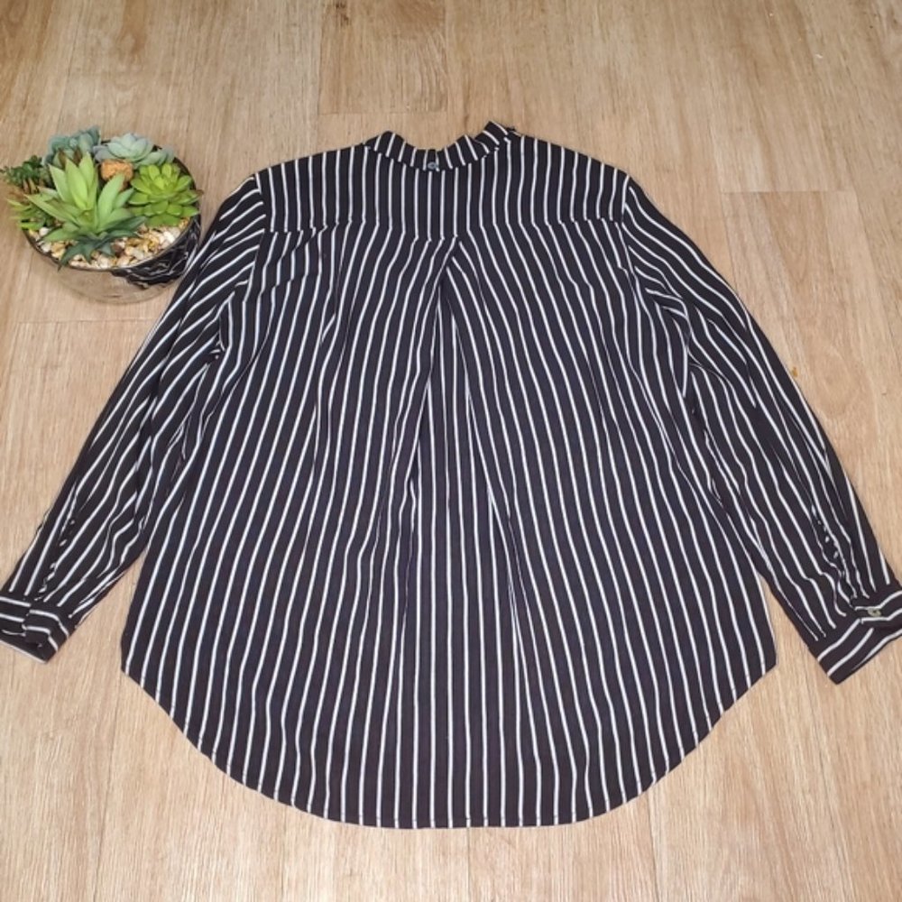 Just Living Black White Stripe Top Button Down Blouse Shirt Work Preppy Casual M - Picture 2 of 8